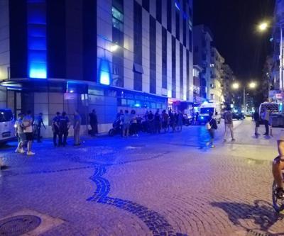 Eğlence mekanı önünde silahlar konuştu: 5 yaralı