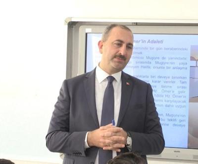 Bakan Gülden öğrencilere Hukuk ve Adalet dersi