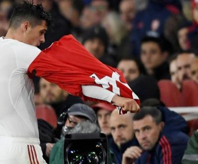 Granit Xhaka taraftara küfür etti