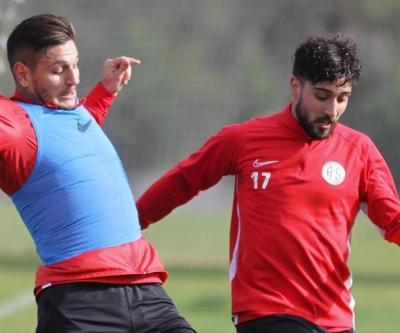 Antalyaspor Tarık Çamdalı gönderdi