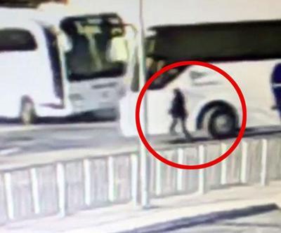 Yol verme kavgasında otobüsün altında kaldı
