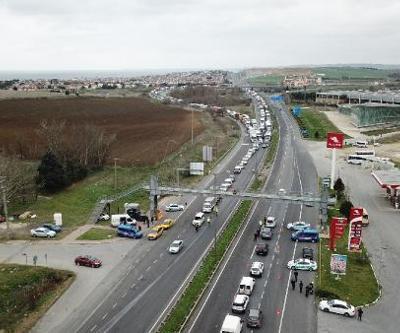 Silivrideki İstanbula giriş çıkış kuyruğu havadan görüntülendi