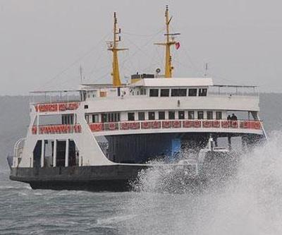 Bozcaada feribot seferlerine fırtına engeli