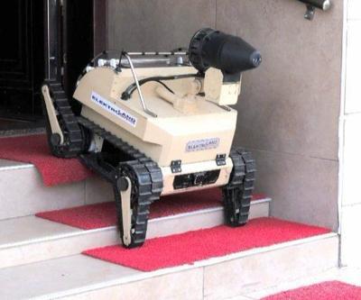 Bomba imha robotu dezenfekte aracına dönüştü