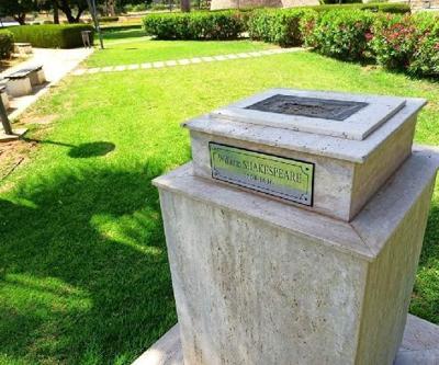 KKTC’de Shakespeare’nin 150 bin TLlik büstü çalındı