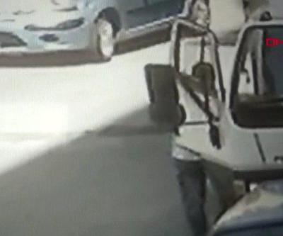 Kamyonetten cep telefonunu çalıp uzaklaştı | Video