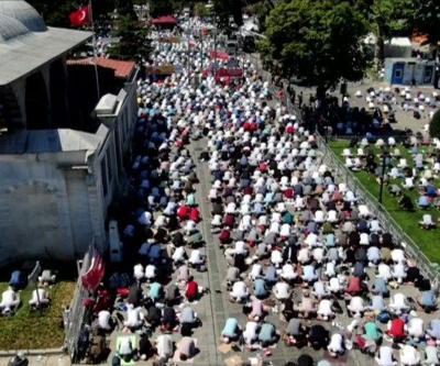 86 yıl sonra ilk Cuma namazı rekor katılımla kılındı | Video
