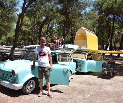 Klasik otomobili karavan yaptı