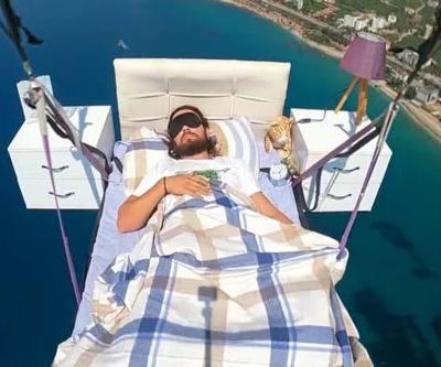 Paraşüt pilotundan havada yatak keyfi