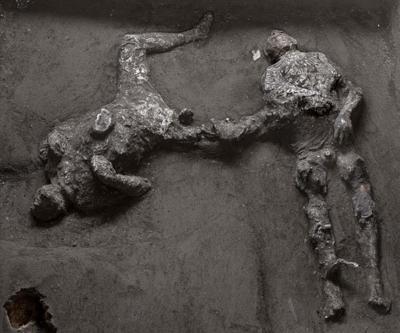 Pompeii’deki kazıda efendi ve kölesinin neredeyse mükemmel korunmuş kalıntıları bulundu