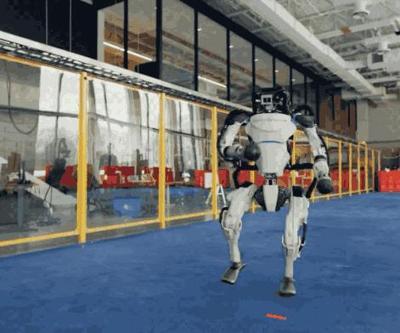 Boston Dynamics robotları dans şovu ile karşımıza çıktı