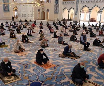 Cuma namazı nasıl kılınır, kaç rekattır Diyanete göre cemaatle Cuma namazı kılınışı nasıl