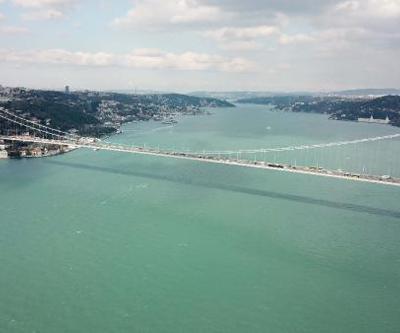 İstanbul Boğazı turkuaz rengine döndü
