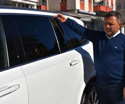 Sıfır kilometre olarak aldığı lüks aracının kapısı farklı çıktı