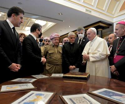 Papanın tarihi Irak ziyareti için bastırılan pulda harita skandalı
