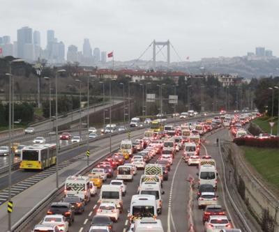 Sokağa çıkma kısıtlamasının ardından 15 Temmuz Şehitler Köprüsünde trafik yoğunluğu