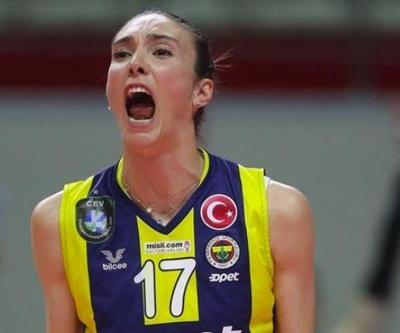 Naz Aydemir Akyoldan 2 yıllık imza