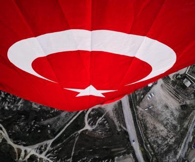 Kapadokyada balonlar, Türk bayraklarıyla havalandı