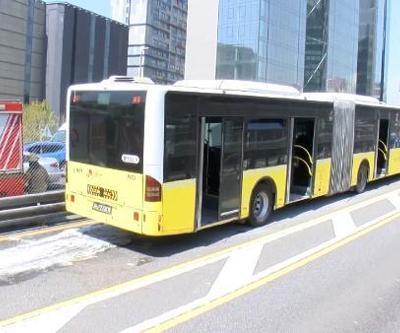 Merterde metrobüste yangın