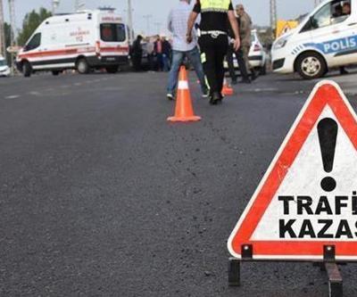 İzmirde kamyonetler çarpıştı: 1 ölü, 2 yaralı