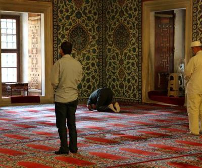 Cuma namazı nasıl kılınır, nasıl niyet edilir Diyanet Cuma namazı kılınışı