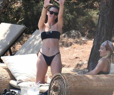 Serenay Sarıkaya’nın giyim tarzı dikkat çekti