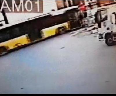 Polisten kaçan şüphelilerin aracıyla İETT otobüsü çarpıştı