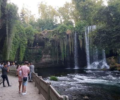 Antalyada şelaleler de ziyaretçi akınına uğradı
