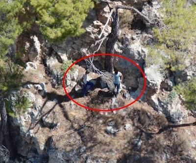 Uçurumda mahsur kalan 2 defineciyi ekipler kurtardı