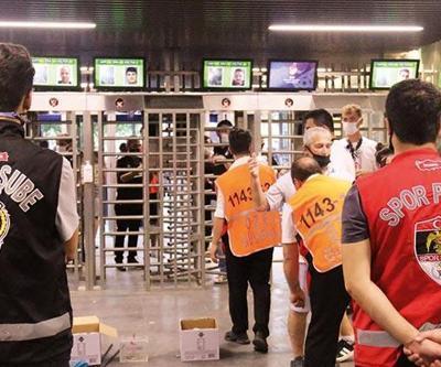 Aşısız taraftarın hilesi turnikede sona erdi: Passolig gözaltıları
