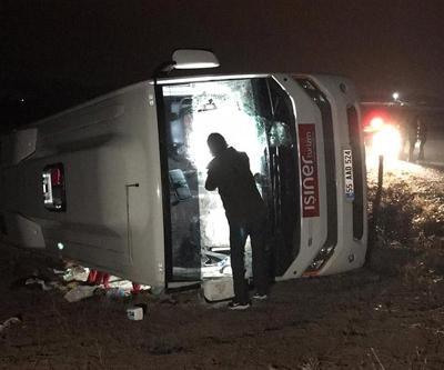 Sağlıkçıları taşıyan midibüs devrildi: 1 ölü, 24 yaralı