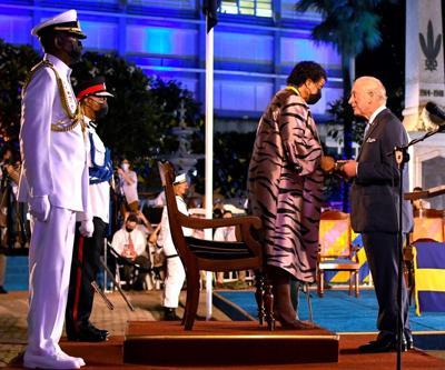 Barbados dünyanın en genç cumhuriyeti oldu: Şarkıcı Rihanna ulusal kahraman ilan edildi