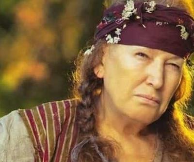 Aziz dizisi Azime kimdir Aziz dizisindeki Azime’yi Suzan Kardeş canlandırıyor Suzan Kardeş kaç yaşında