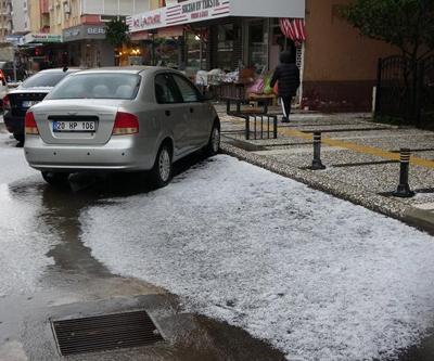 Manavgattaki dolu yağışı zor anlar yaşattı