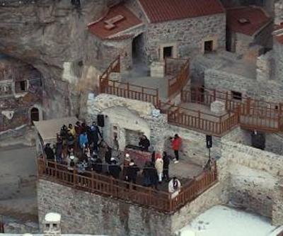 Sümelada klip çekimine izin müdür vekili ve vali yardımcısından