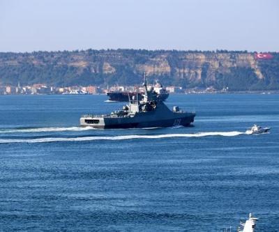 Rus savaş gemisi Dmitry Rogachev Çanakkale Boğazından geçti