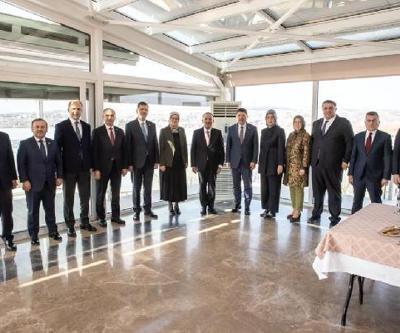 Bakan Bozdağ: Milletvekillerinin telefonuna çıkmayan bürokratı görevden alırım
