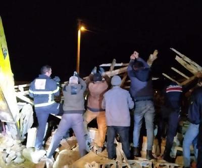 Rüzgardan ağılın çatısı çöktü, 8 koyun telef oldu