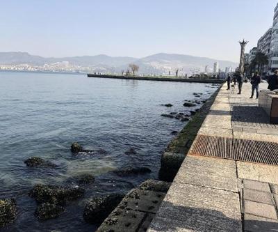 İzmirde deniz suyu seviyesi azaldı, Pasaport İskelesi kapatıldı
