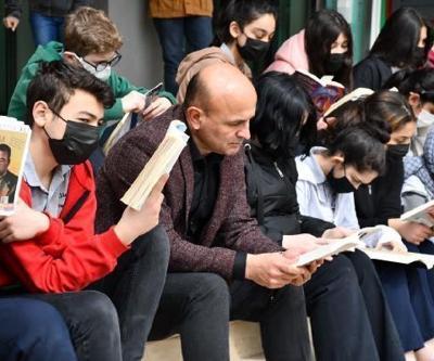 Altınovada, her yerde kitap okudular