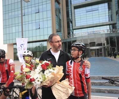 Bakan Kasapoğlu: “Bisiklet sporunun tabana yayılması adına çalışmalarımızı sürdüreceğiz”