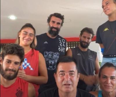 ACUN ILICALI Survivor 2022 All Star yarışmacılarıyla canlı yayın açtı