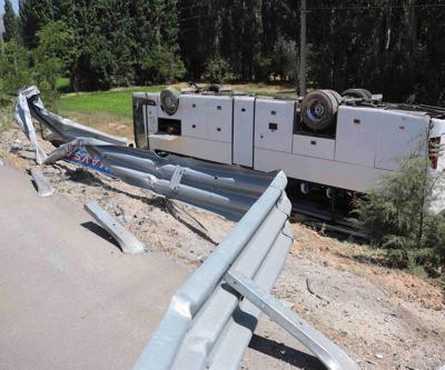 Denizlide tur otobüsü takla attı: 41 yaralı