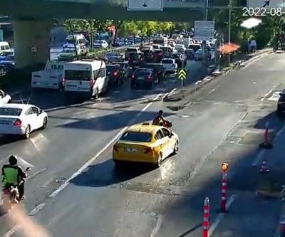 İstanbul trafiğinde akıl almaz görüntü Kaputta seyahat etti