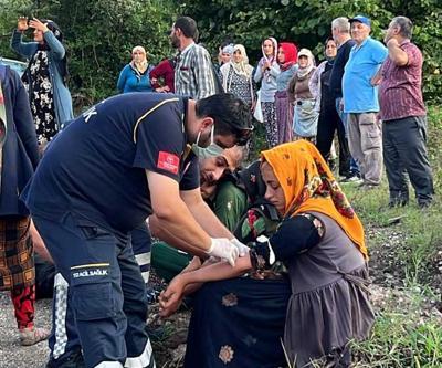 Fındık işçilerini taşıyan traktör devrildi İşçileri yola saçıldı