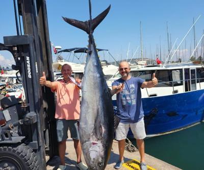 200 kilo ağırlığında ve 2 metre 15 santim uzunluğunda