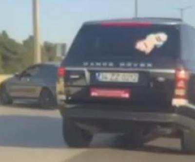 Düğün konvoyu oluşturarak yolu trafiğe kapatan sürücülere para cezası