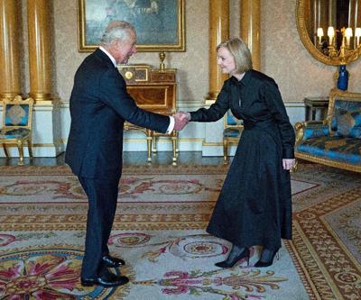 Liz Truss, Kral Charlesa iklim zirvesinde konuşma yapmamasını tavsiye etti
