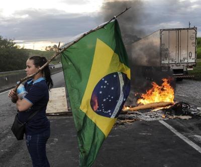 Brezilyada Bolsonaro isyanı Yolları kapattılar