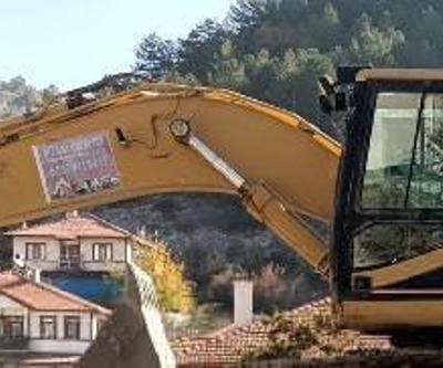 İş makinesi ile define kazısı yapan 6 kişi yakalandı